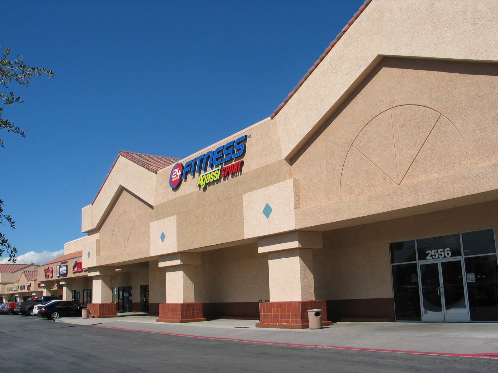 Colliers International announced the finalization of a lease to a retail property located at 2558 Wigwam Parkway.