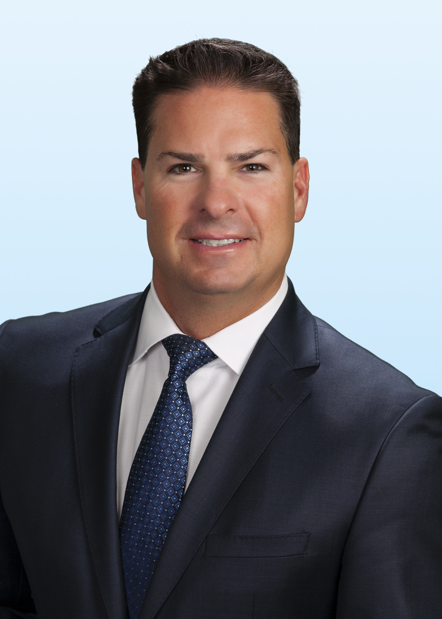 Mike Mixer, executive managing director of Colliers International – Las Vegas, announced the company has hired Chris Zunis as associate.